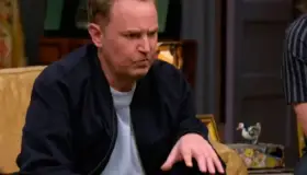Director de reunión de Friends defiende extraña actitud de Matthew Perry