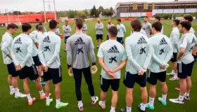 Selección española libre de covid-19 tras contagio de Busquets