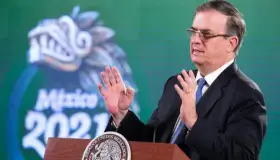 Para reabrir frontera con EU se requiere vacunar a 3 millones