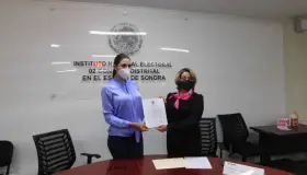 Recibe constancia de candidata electa a la diputación federal