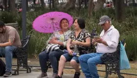 En julio, adultos mayores recibirán pensión de 3 mil 100 pesos