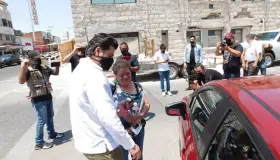 Recibe llaves de auto del año