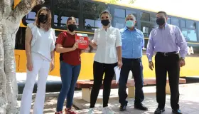 Entrega Gobernadora becas educativas