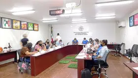 Reciben reconocimiento funcionarios de casillas