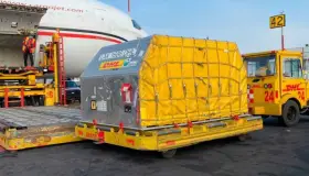 Llega a México cargamento con 585 mil vacunas contra covid-19 de Pfizer-Biontech