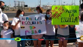 Piden reapertura de escuelas