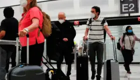 Urge IMSS blindar centros turísticos contra Covid-19 ante vacaciones