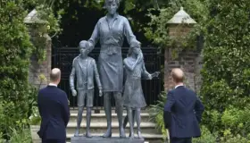 Guillermo y Harry develan estatua de la princesa Diana