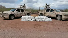 Asegura Sedena 17 costales con metanfetamina