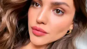 Eiza González presume a su nuevo novio y le deja mensaje romántico