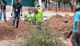 Preocupa destrucción de cancha en unidad deportiva