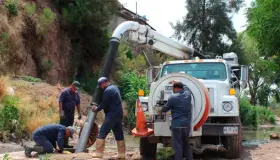 Realizan mantenimiento en colector del arroyo Los Nogales