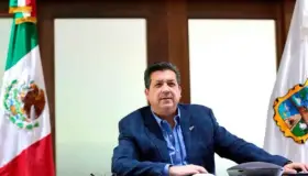 Niegan a García Cabeza de Vaca copia de orden de aprehensión que hay en su contra