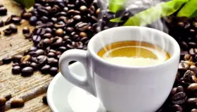 ¿Tomar una taza de café al día reduce el riesgo de contraer covid?