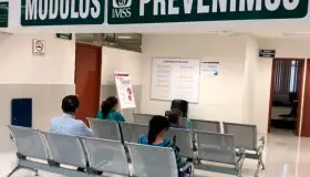 Destacan importancia del chequeo anual PrevenIMSS