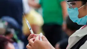 Cancelan registros de vacunas a menores