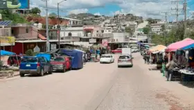 Tiangueros recuperan sus ventas poco a poco