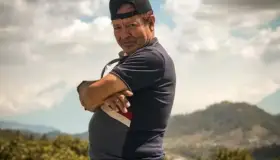 Novia de Sammy reaparece y niega haberlo abandonado en el hospital