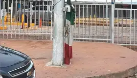 Indigna bandera maltratada