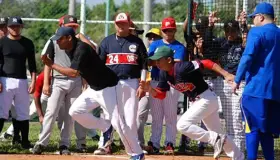 Realizarán pruebas a jóvenes para la academia de beisbol