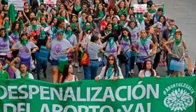 Avalan regulación del aborto