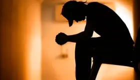 Llama Salud a observar señales para prevenir el suicidio