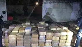 Aseguran armas y más de una tonelada de mariguana en Tamaulipas