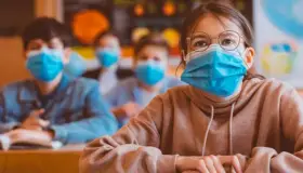 Escuelas no cerrarían ante contagios