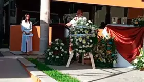 Brindan homenaje póstumo