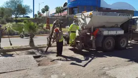 Implementan intensa campaña de bacheo