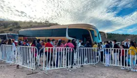 Vacunan con Pfizer a adolecentes