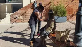 Vandalizan figura de Don Ósacar Monroy