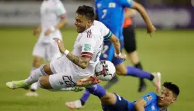 Alexis Vega es duda con Chivas