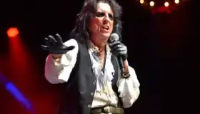 Alice Cooper habla de tap, serpientes e historias 'bajo la manga'