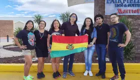 Danzantes bolivianos, enamorados de Nogales