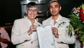 Celebran primer matrimonio igualitario