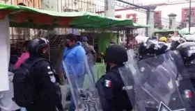 Desalojo de ambulantes en Oaxaca deja varios lesionados e intoxicados
